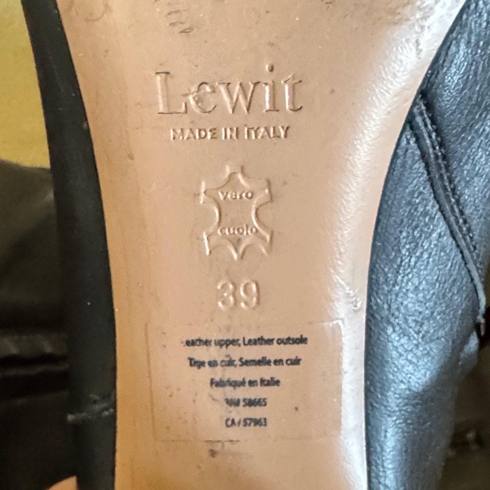 Lewit Black Leather Footwear